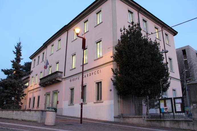 scuola_primaria_carducci.jpg (48 KB)