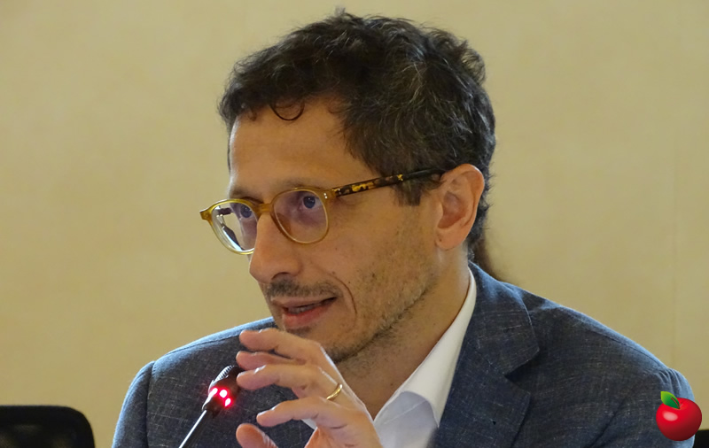 socialegianlucapeschi.jpg (89 KB)
