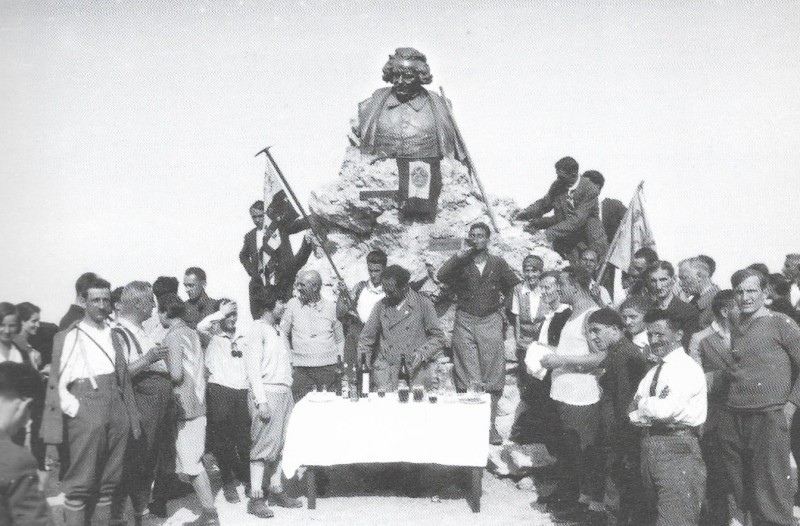 Inaugurazione_del_busto_di_Stoppani_alla_Rosalba.jpg (112 KB)