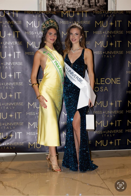 annaforlinimissuniverse1.jpg (118 KB)