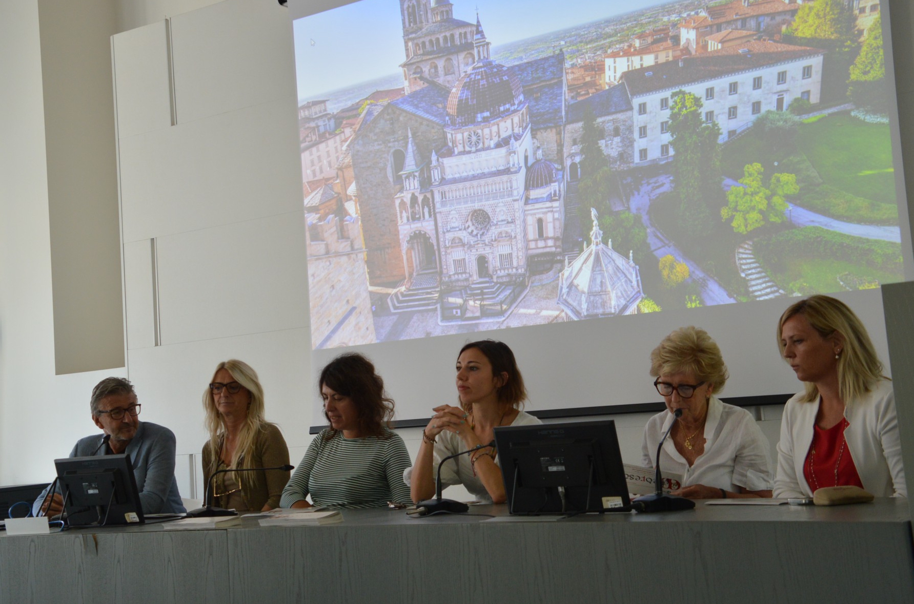 medfestpresentazione__1_.JPG (949 KB)