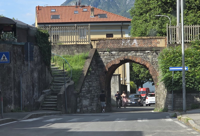sottopassocapodistria2.jpg (219 KB)