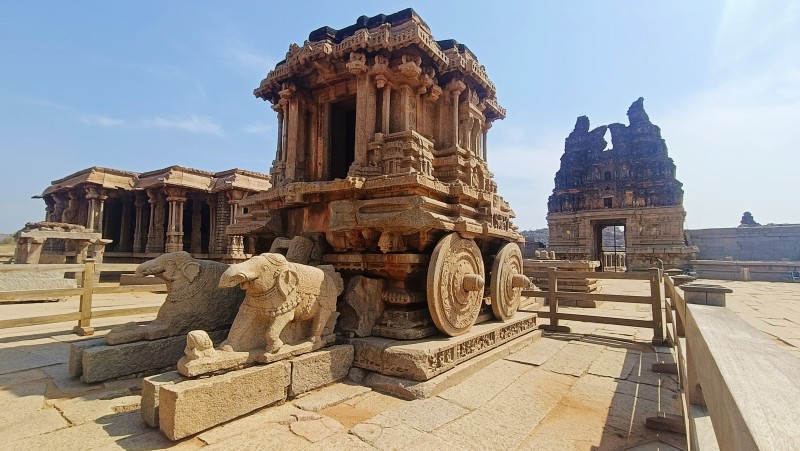 Hampi_2.jpg (107 KB)