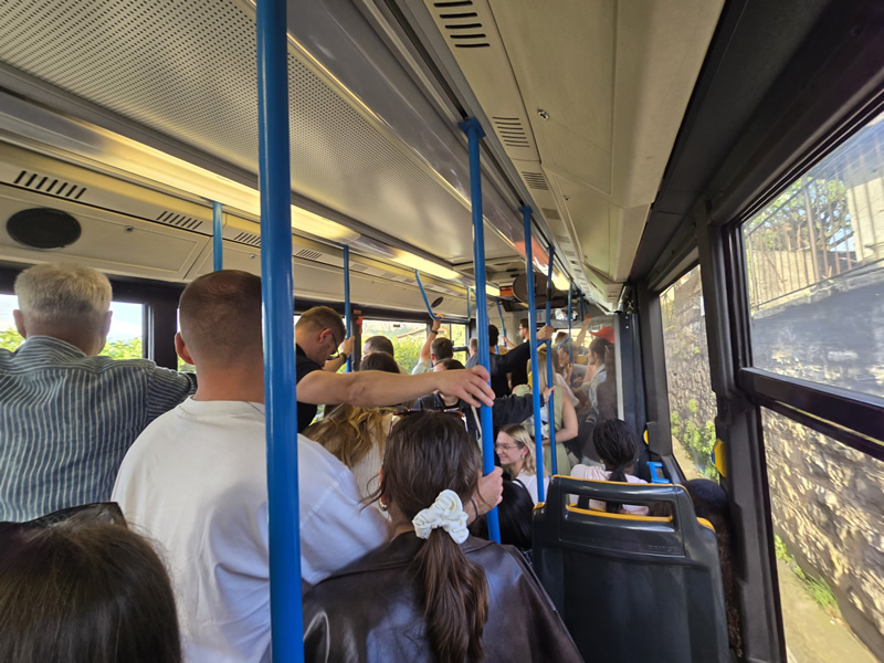 LeccoBellagioBus.jpg (197 KB)