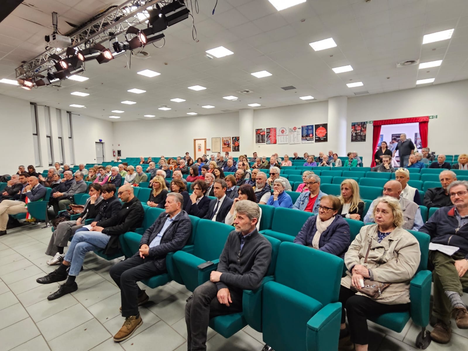 MoschettiMarioFunerale10.jpg (370 KB)