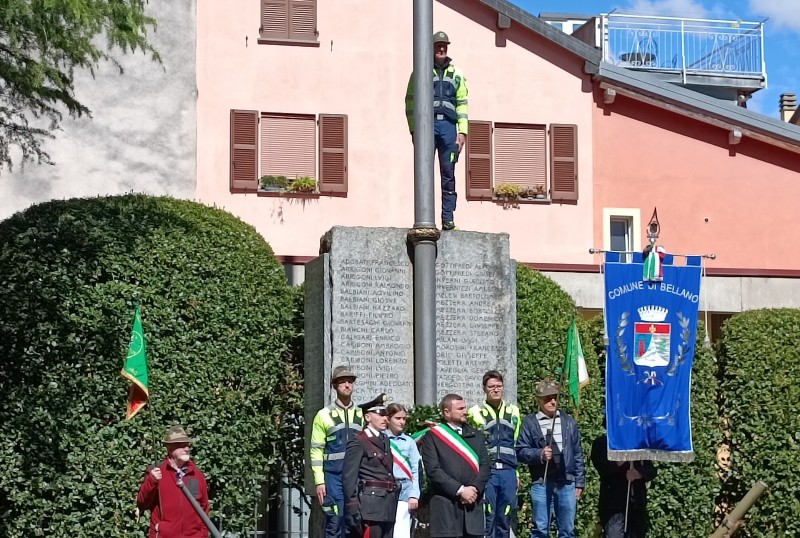 bellano25aprile11.jpg (163 KB)