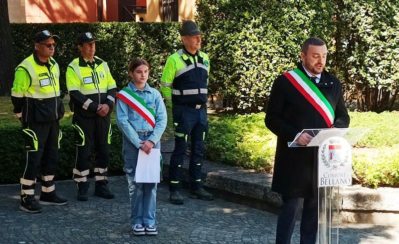 bellano25aprile5.jpg (275 KB)