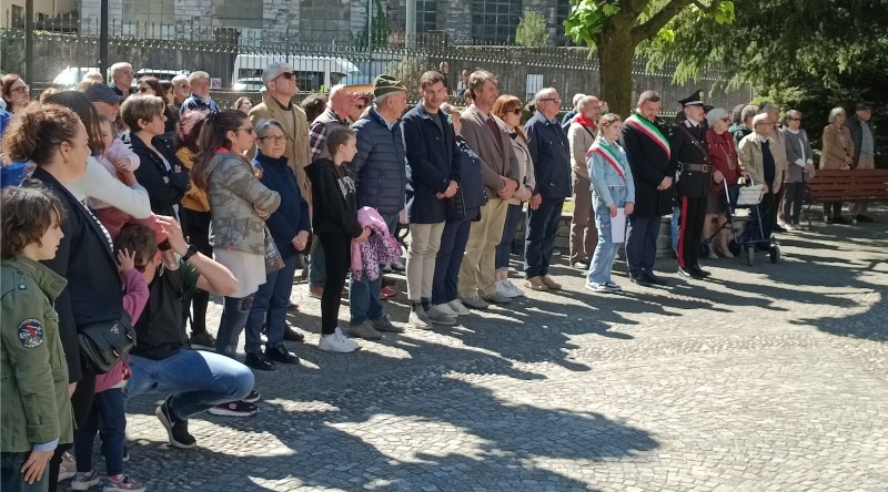 bellano25aprile7.jpg (132 KB)