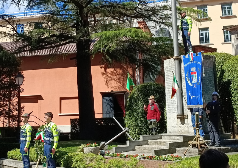 bellano25aprile8.jpg (274 KB)