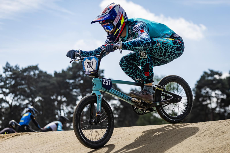 bmxzolder1.jpg (250 KB)