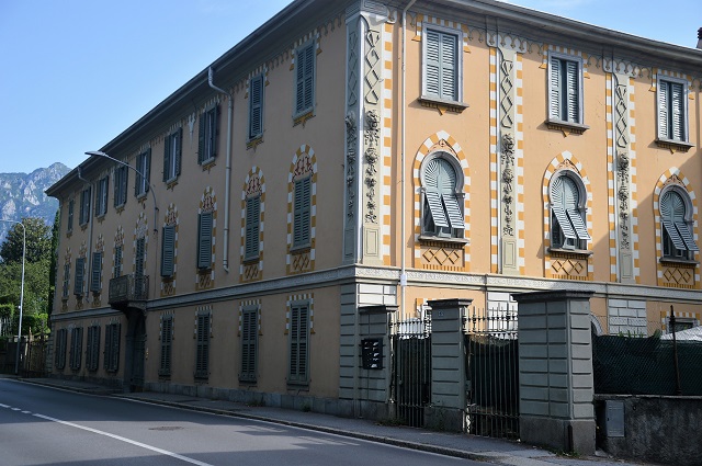 scaffale06aprile__2_.jpeg (185 KB)
