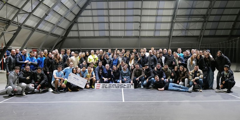 ELemasterChristmasCupPRIMA.jpg (93 KB)