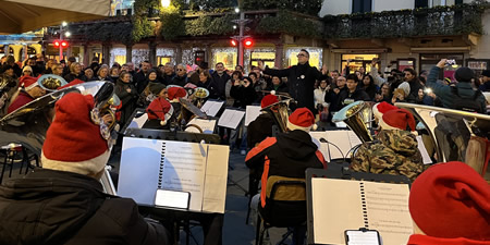 Lecco-Tuba_Sotto_Albero-4pr.jpg (49 KB)