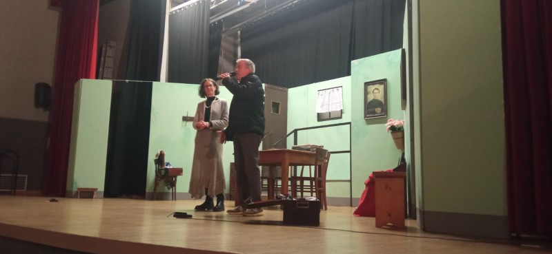 avismandello1.jpg (47 KB)