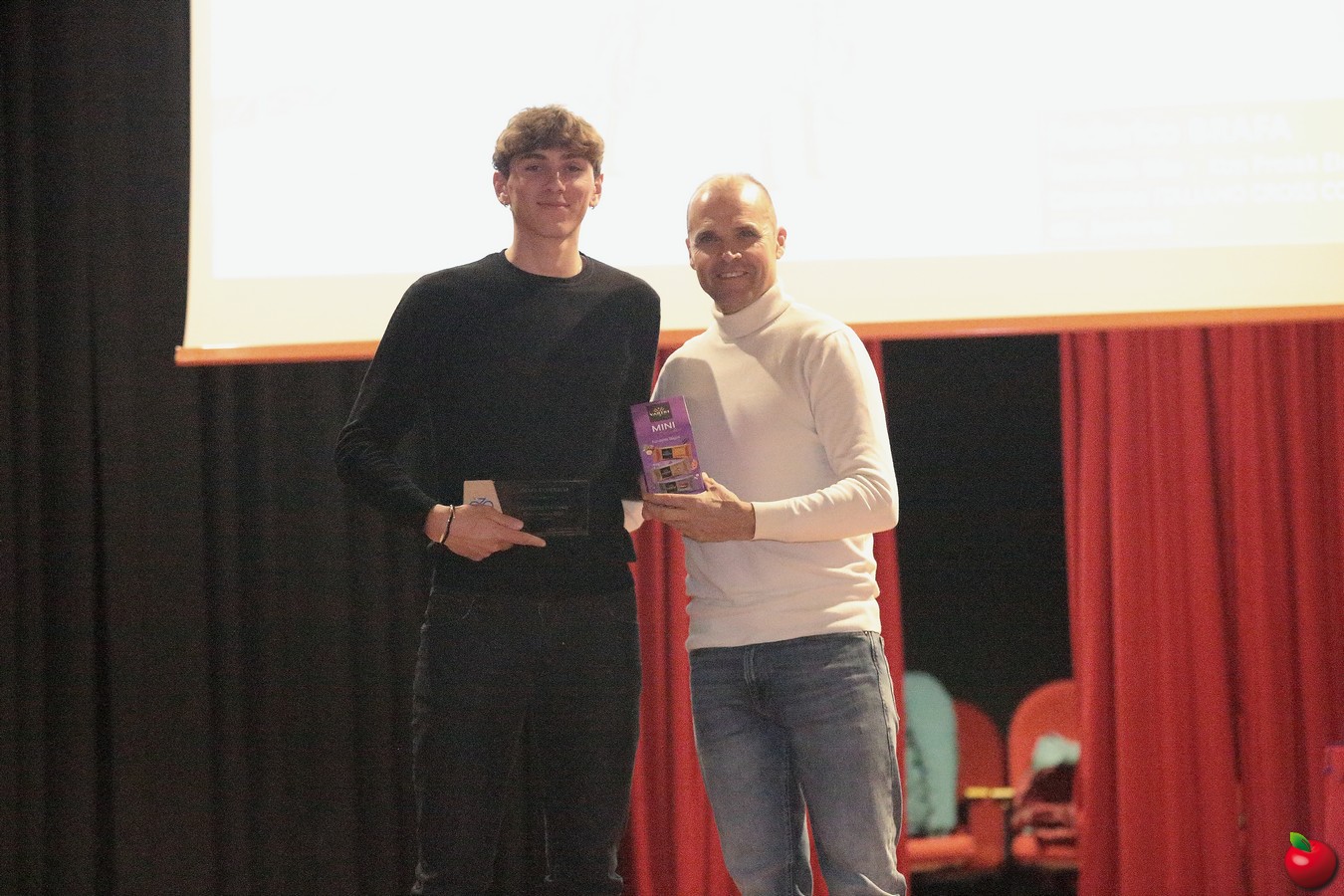 ciclismopremi0004.jpg (292 KB)