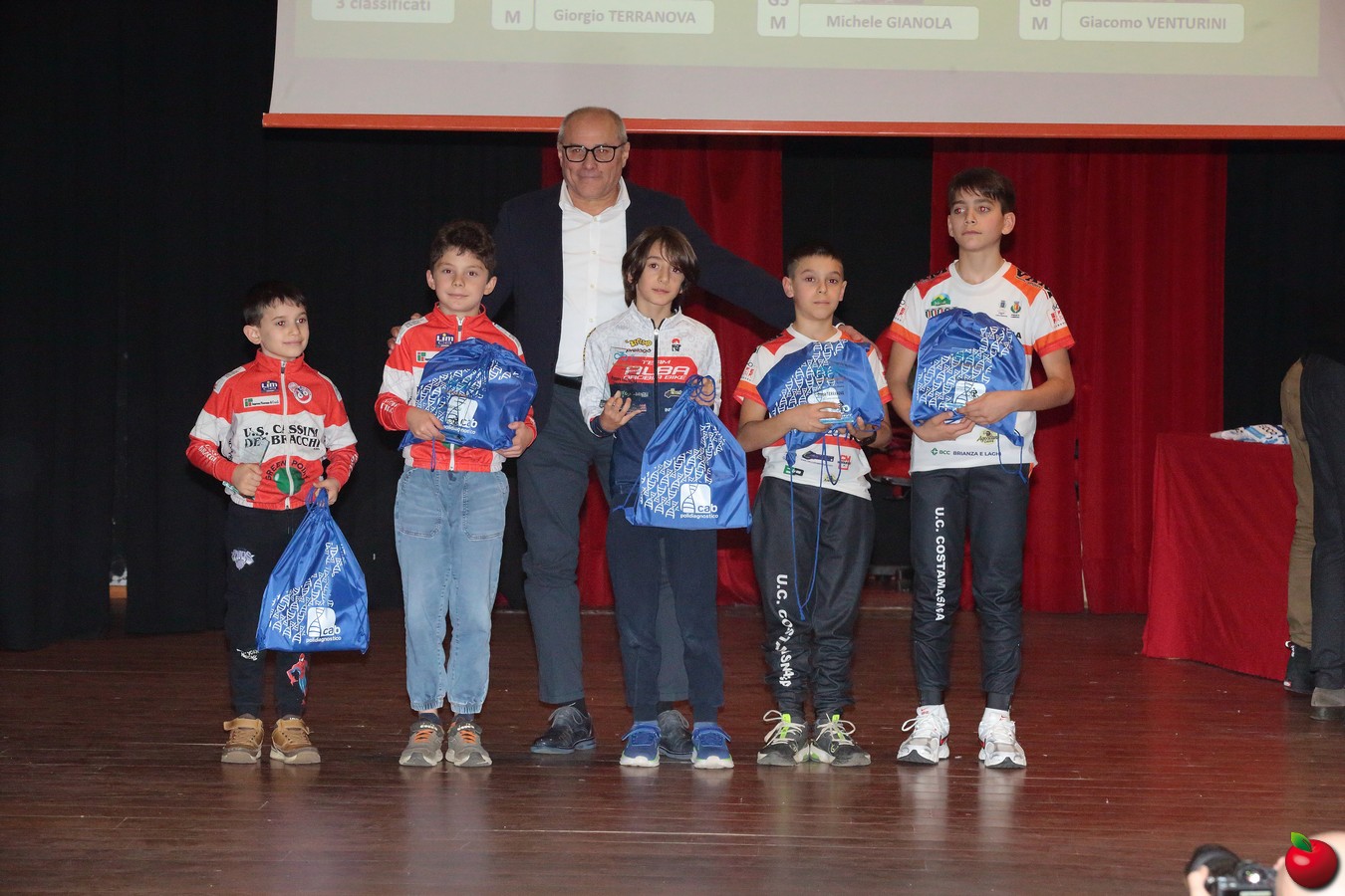 ciclismopremi0021.jpg (286 KB)