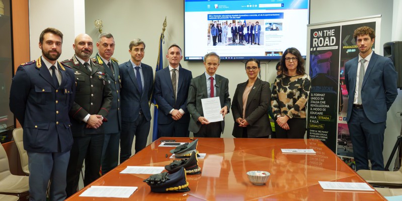 ontheroad.jpg (208 KB)