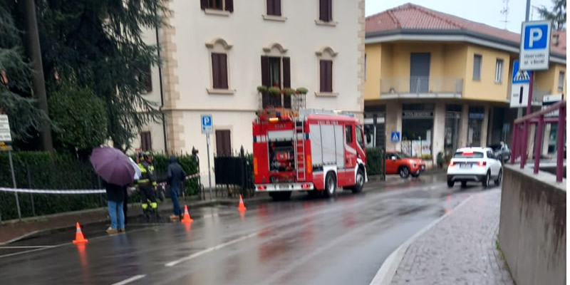 pompieriviagaribaldi.jpg (74 KB)