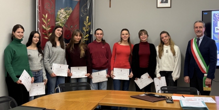 vercuragomeritoscolastico__1_.jpeg (82 KB)