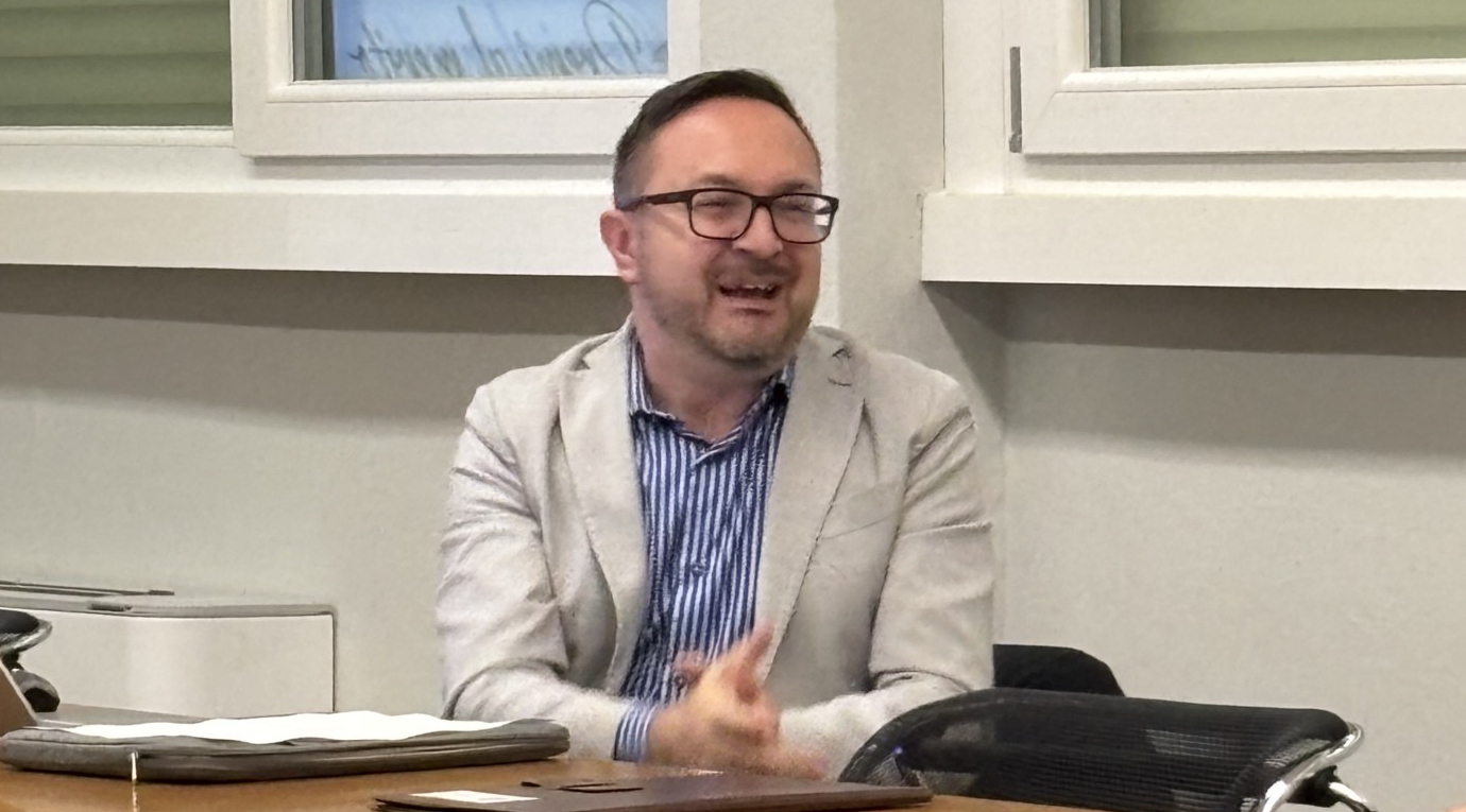 vercuragomeritoscolastico__4_.jpeg (422 KB)