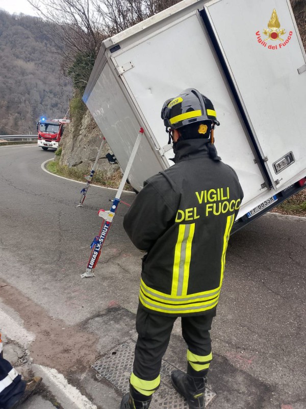 vvf23dic1.jpg (138 KB)