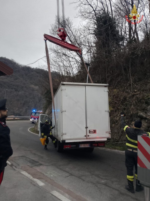 vvf23dic2.jpg (113 KB)