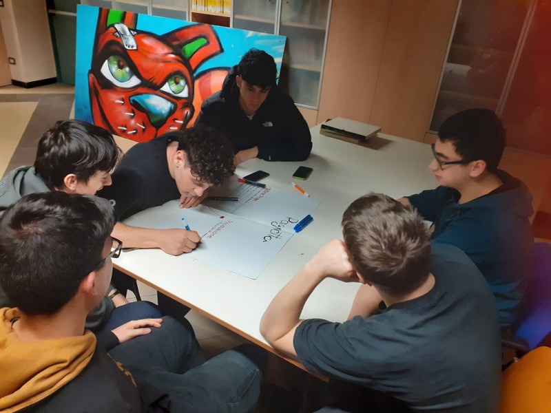 Agro-gruppo_al_lavoro_su_LCA.jpg (91 KB)