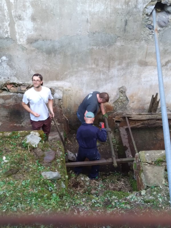 DURANTE_LA_PULIZIA__1_.jpg (129 KB)