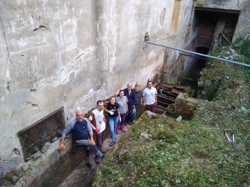 FOTO_DI_GRUPPO__1_.jpg (158 KB)