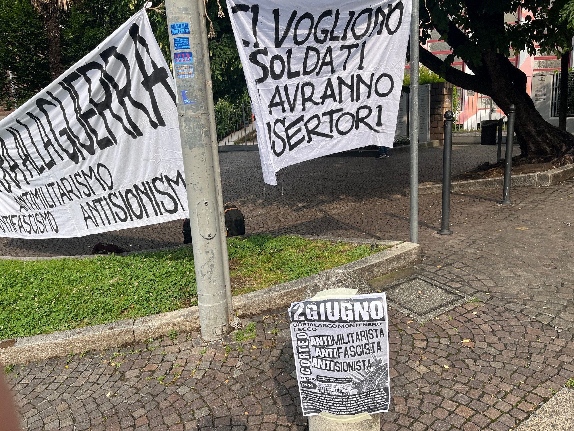 LcControManifestazione.jpg (1.20 MB)