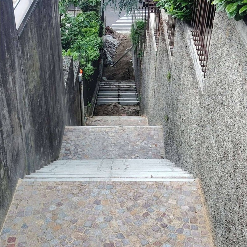 Poggi_1.jpg (238 KB)