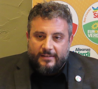 Quando i cittadini partecipano, la democrazia si difende da sé. La Costituzione non si piega