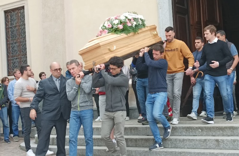 funeraligloriagianola2.jpg (256 KB)