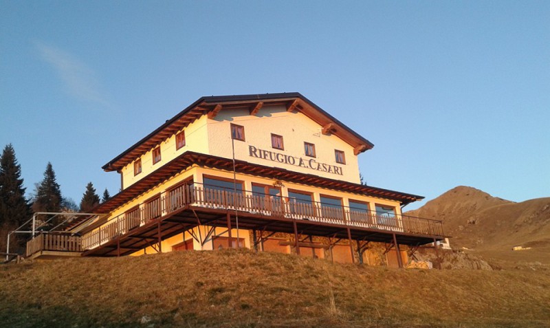 rifugiocasari.jpg (156 KB)