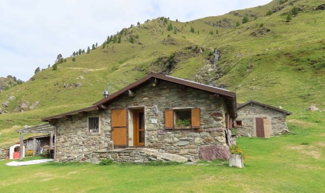 rifugiovarrone.jpg (128 KB)
