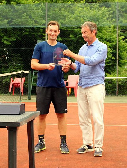 tenniserve2.JPG (190 KB)