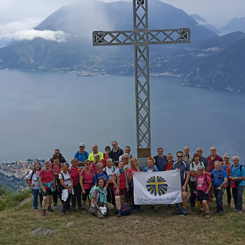 25.vacanza.gruppo.camaggiore.jpg (120 KB)