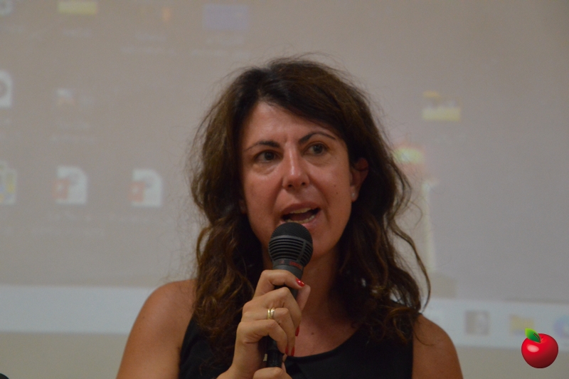 2_Simona_Piazza__2_.jpg (286 KB)