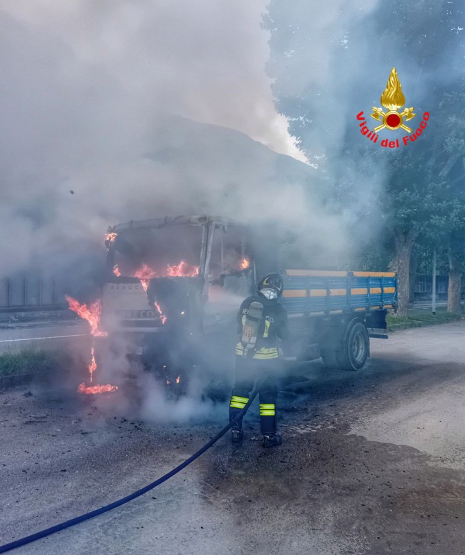 camionbruciatovialevalsugana.jpg (100 KB)