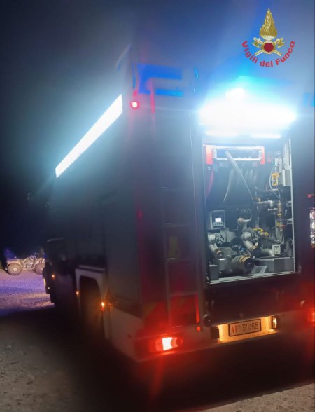 camionettavvfnotte.jpg (75 KB)