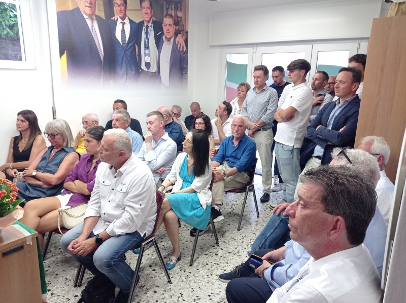 sedeforzaitalia3.jpg (141 KB)