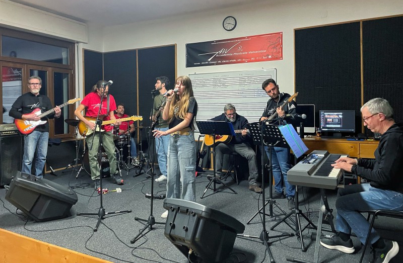 AMV_Borse_di_studio_Band.jpg (312 KB)