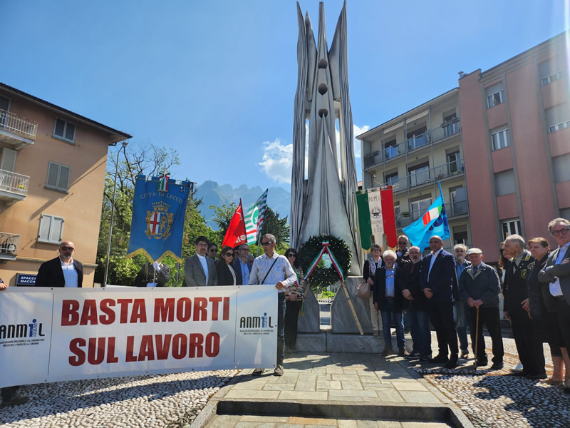 primomaggiomonumento.jpg (142 KB)