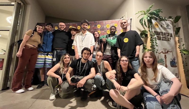 revolutioncollettivo__15_.jpg (252 KB)