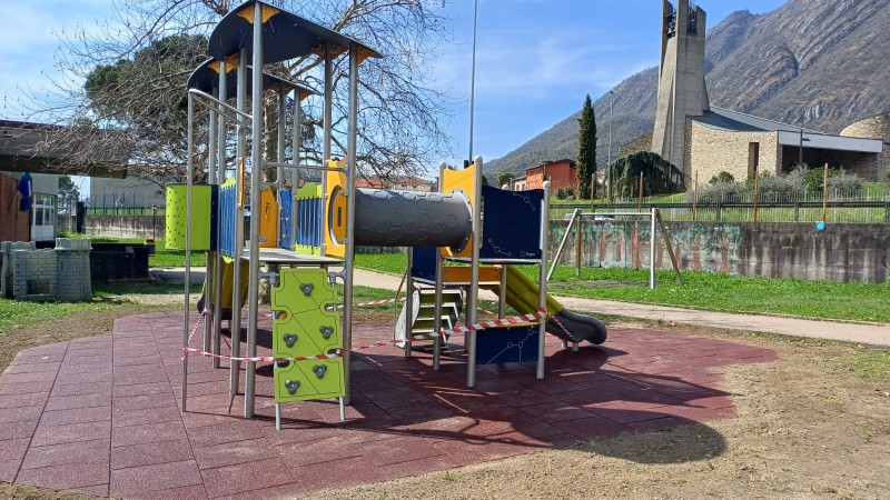 Nuovo_struttura_gioco_Scuola_Infanzia_Paolo_VI.jpg (145 KB)