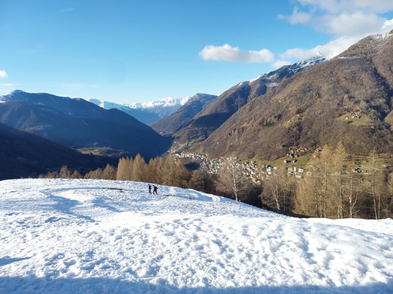 Vista_su_Premana_e_la_Valvarrone_da_Rifugio_Arial.jpg (138 KB)
