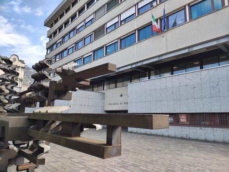 comotribunale.jpg (146 KB)