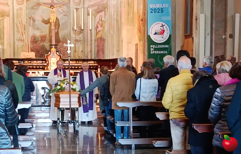 funeralimazzina1.jpg (179 KB)