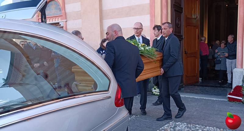funeralimazzina2.jpg (122 KB)
