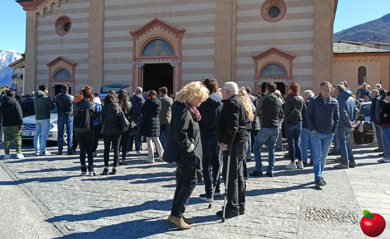 funeralimazzina4.jpg (183 KB)